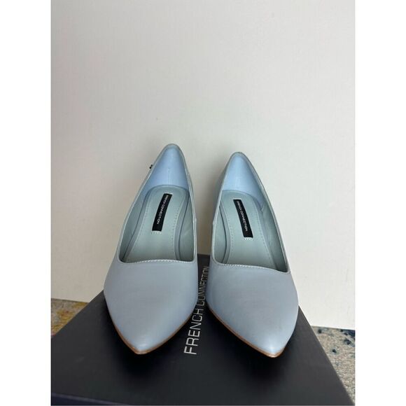 Women's Raven Flared Heel Pumps - Picture 9 of 12